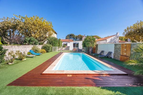 13012 / Terrain / Propriété / Garage / Piscine