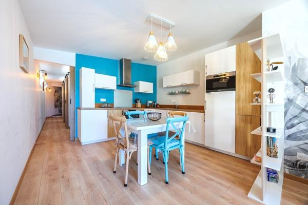 13012 / Terrain / Propriété / Garage / Piscine