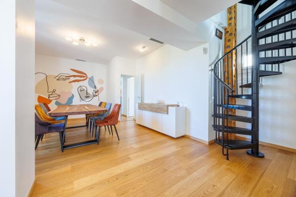 13012 / Terrain / Propriété / Garage / Piscine