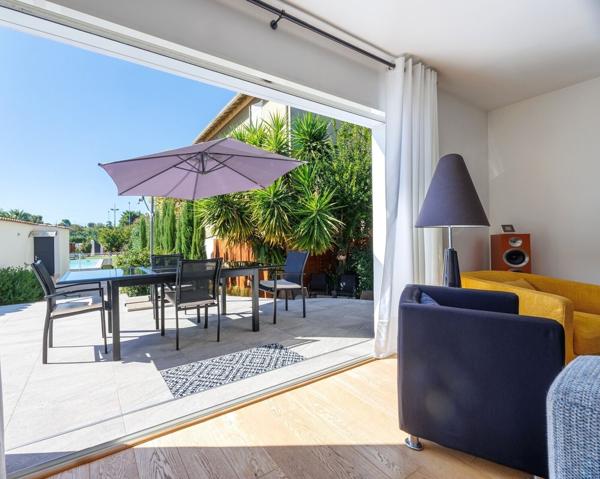 13012 / Terrain / Propriété / Garage / Piscine