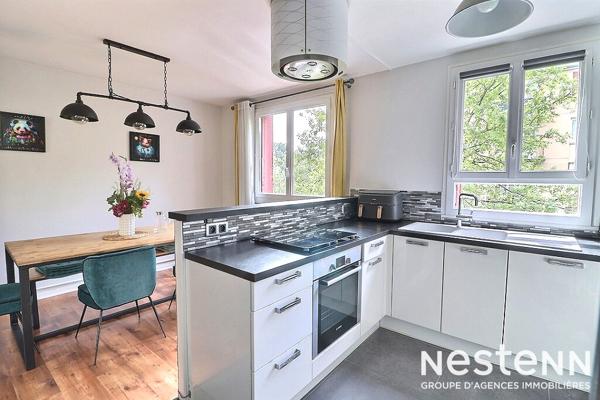 A SAINTE GENEVIÈVE DES BOIS, APPARTEMENT T4 AVEC 2 CHAMBRES, BALCON, CAVE ET BOX.