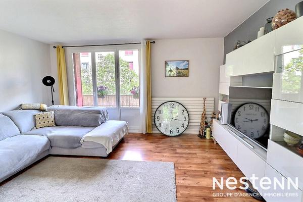 A SAINTE GENEVIÈVE DES BOIS, APPARTEMENT T4 AVEC 2 CHAMBRES, BALCON, CAVE ET BOX.