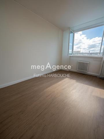 Appartement à LE CHAMBON-FEUGEROLLES, 42500 - 3 pièces 56m²