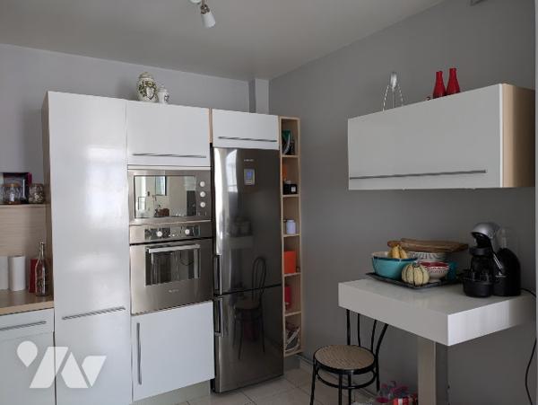 CENTRE-VILLE SAINT-QUENTIN, APPARTEMENT TYPE 4 AVEC ASCENSEUR ET PLACE DE PARKING