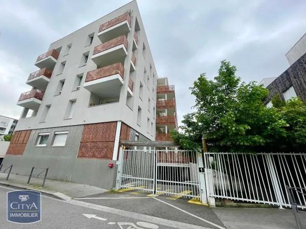 Parking à louer Villeurbanne (69100)