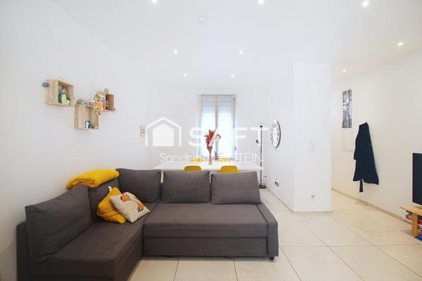 Maison de 120m2 hab avec 4 chambres, 2 terrasses et jardin.