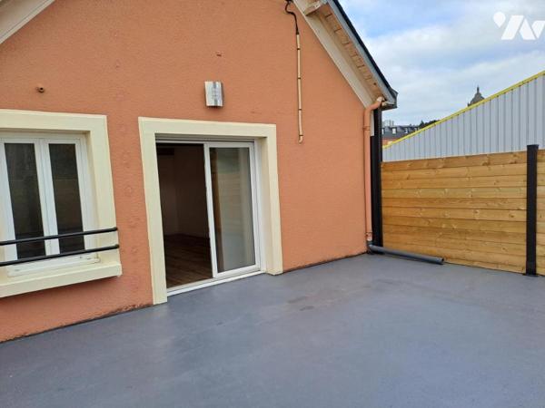 LISIEUX Immeuble complet 1 local commercial et 2 appartements