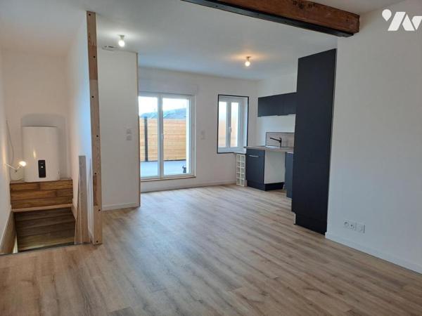 LISIEUX Immeuble complet 1 local commercial et 2 appartements