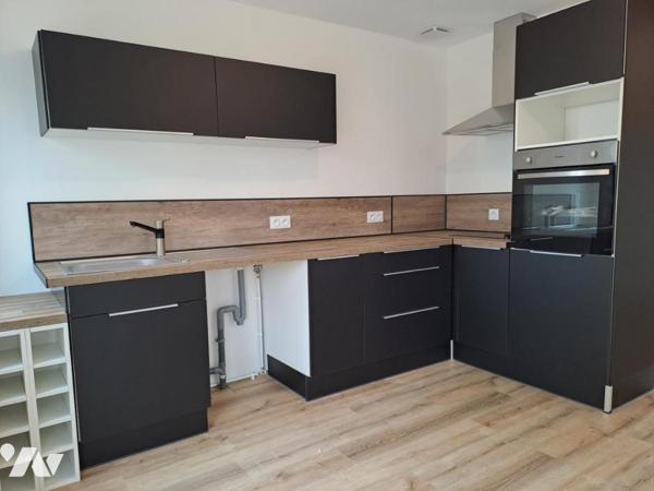 LISIEUX Immeuble complet 1 local commercial et 2 appartements
