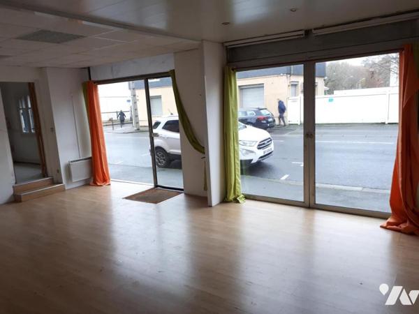LISIEUX Immeuble complet 1 local commercial et 2 appartements