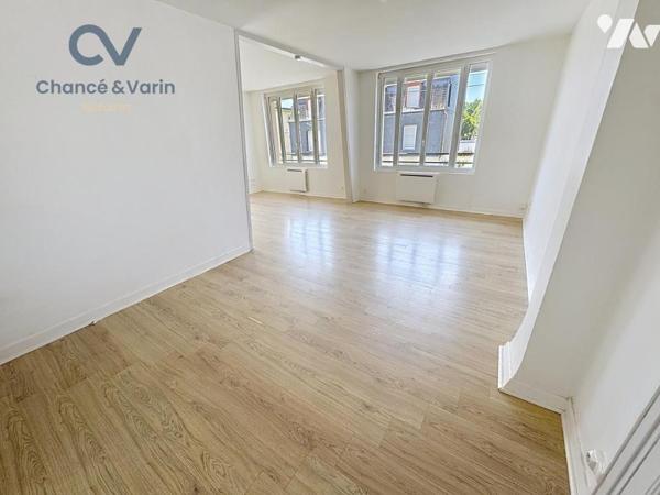 LISIEUX Immeuble complet 1 local commercial et 2 appartements