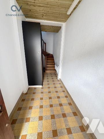 LISIEUX Immeuble complet 1 local commercial et 2 appartements