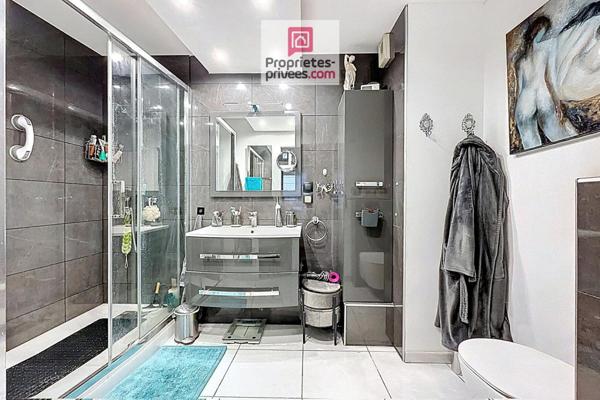 Grand appartement T3 de standing avec terrasse