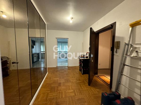 Appartement T2 de 69 m2 avec terrasse de 10M2 piscine tennis gardien parking cave