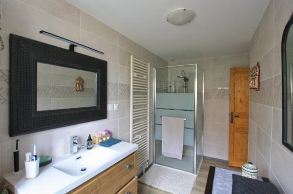 Longère entièrement rénovée, 3 chambres.