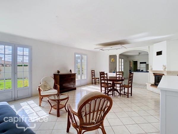 Maison à vendre 7 pièces MAUZE THOUARSAIS (79)