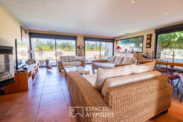 Mas de caractère avec piscine et extérieur paysager au coeur de la nature