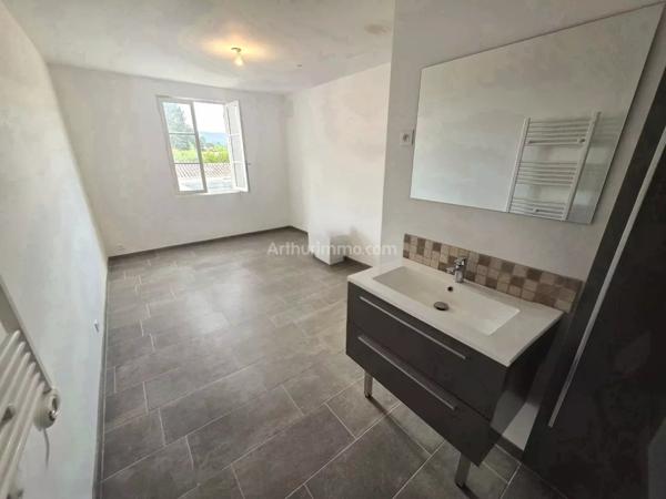 Location                                                      Local commercial
                        
                     5 pièces                      150 m2                     à Salernes