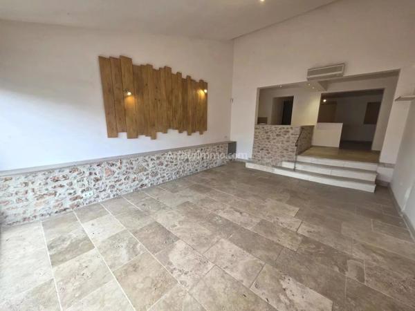 Location                                                      Local commercial
                        
                     5 pièces                      150 m2                     à Salernes