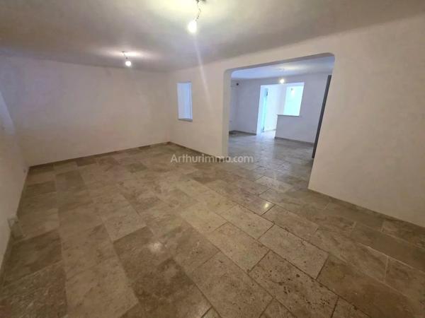 Location                                                      Local commercial
                        
                     5 pièces                      150 m2                     à Salernes