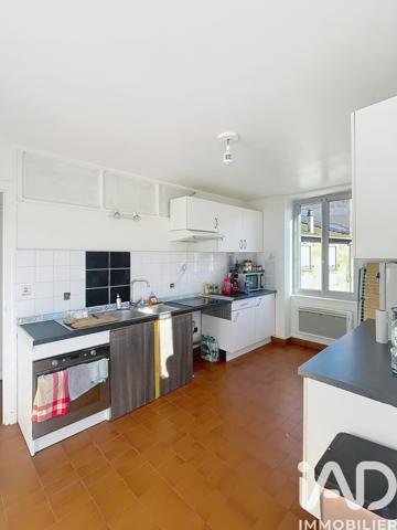 Immeuble à vendre 161 m² Sain-Bel