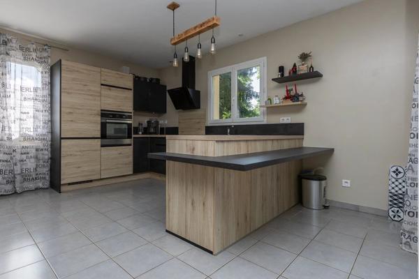 Vente                                                      Maison
                        
                     5 pièces                      117 m2                     à Parmilieu