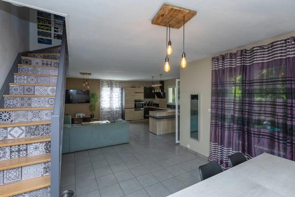Vente                                                      Maison
                        
                     5 pièces                      117 m2                     à Parmilieu