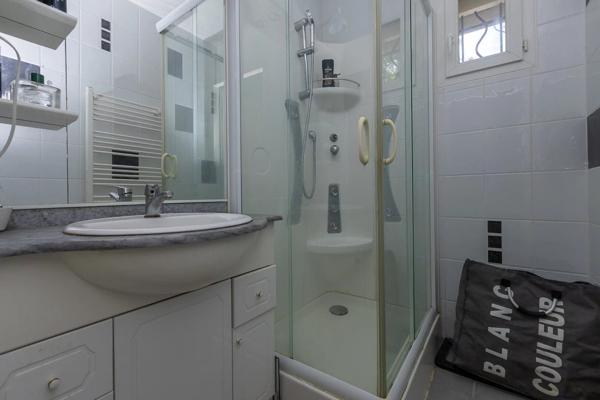 Vente                                                      Maison
                        
                     5 pièces                      117 m2                     à Parmilieu