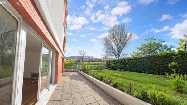 Appartement F2 - 90m² d'extérieur & parking - Quartier Stade de France