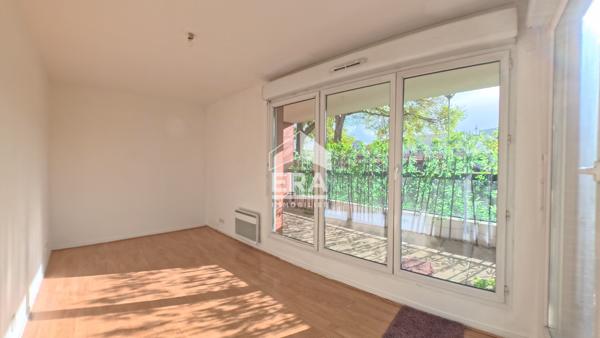 Appartement F2 - 90m² d'extérieur & parking - Quartier Stade de France