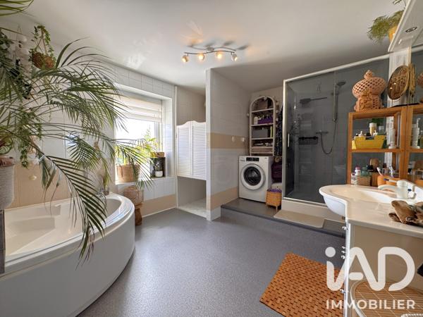 Maison à vendre 8 pièces 219 m² Mervent