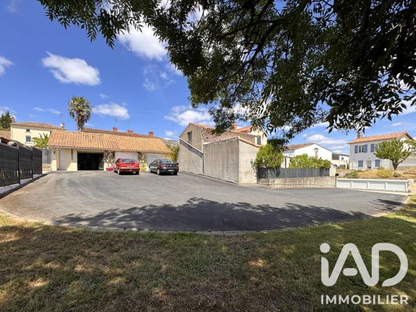 Maison à vendre 8 pièces 219 m² Mervent