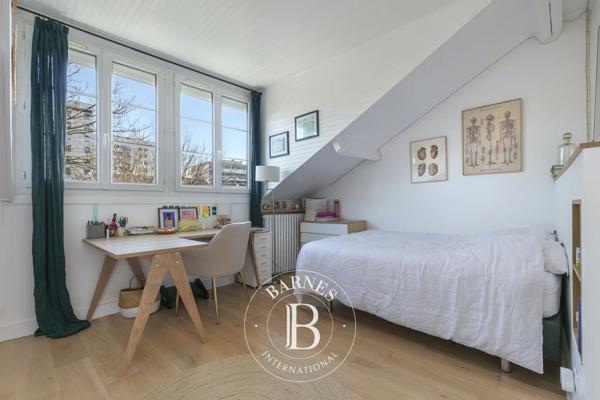 Suresnes, Maison 5 Chambres -  237 m² à vendre