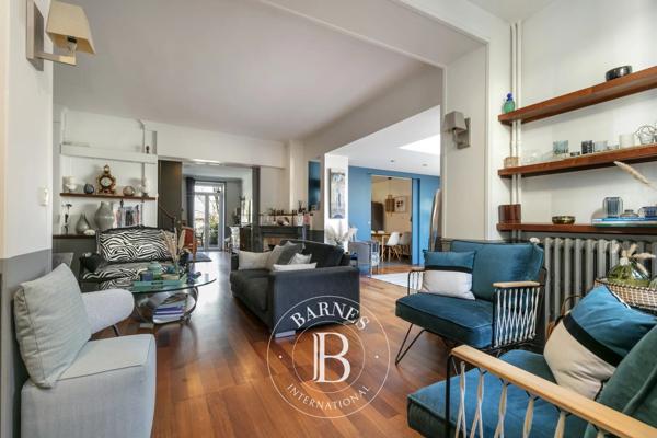 Suresnes, Maison 5 Chambres -  237 m² à vendre