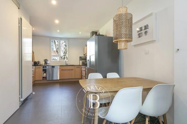 Suresnes, Maison 5 Chambres -  237 m² à vendre
