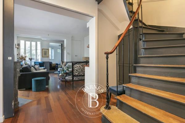 Suresnes, Maison 5 Chambres -  237 m² à vendre