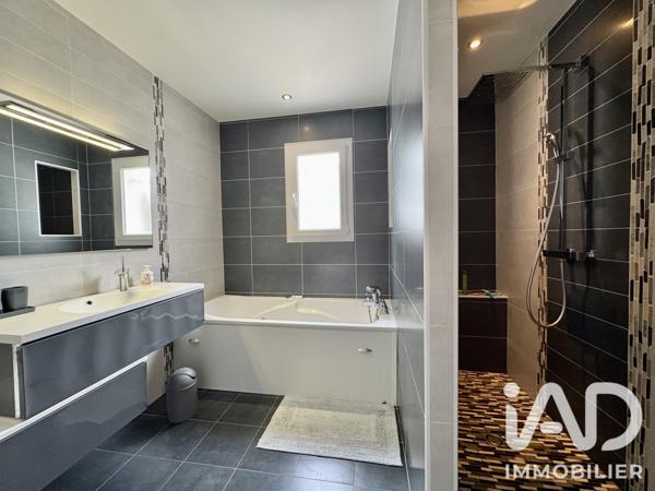 Maison à vendre 5 pièces 133 m² Saint-Médard-d'Aunis