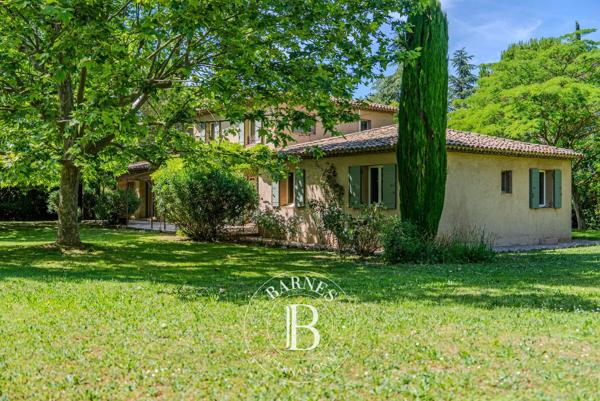 Aix-en-Provence, Maison 4 Chambres -  191 m² à vendre