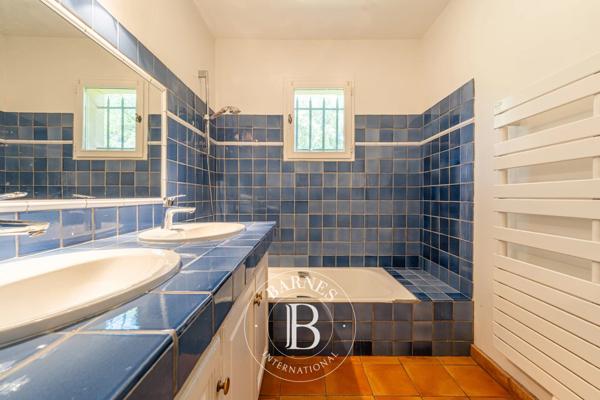 Aix-en-Provence, Maison 4 Chambres -  191 m² à vendre