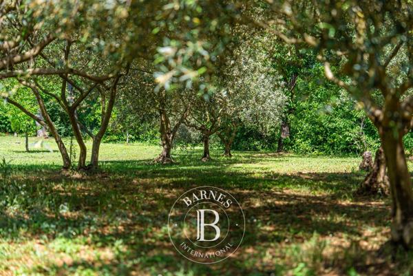Aix-en-Provence, Maison 4 Chambres -  191 m² à vendre