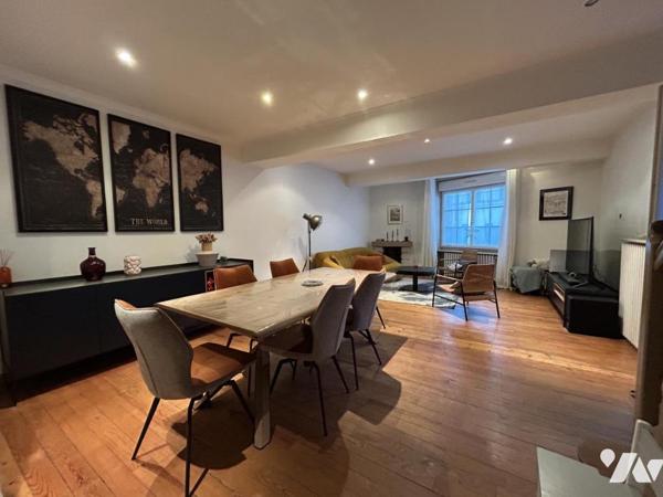 A VENDRE - MAISON DE VILLE AVEC GARAGE - CENTRE VILLE - LAVAL 