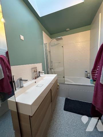A VENDRE - MAISON DE VILLE AVEC GARAGE - CENTRE VILLE - LAVAL 
