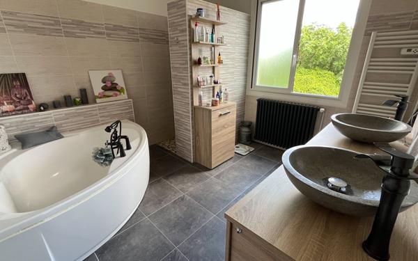 Maison à vendre    5 pièces •  L'Isle-sur-la-Sorgue