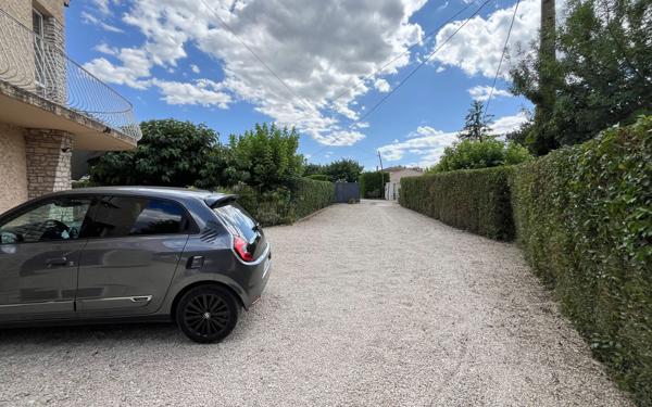 Maison à vendre    5 pièces •  L'Isle-sur-la-Sorgue