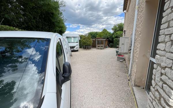 Maison à vendre    5 pièces •  L'Isle-sur-la-Sorgue