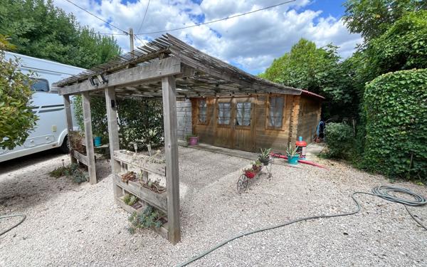 Maison à vendre    5 pièces •  L'Isle-sur-la-Sorgue