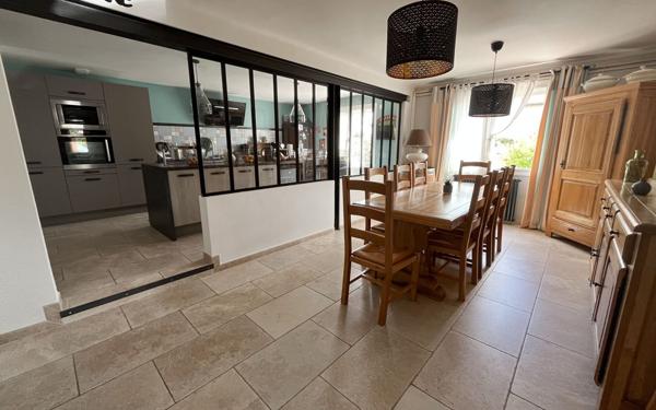 Maison à vendre    5 pièces •  L'Isle-sur-la-Sorgue