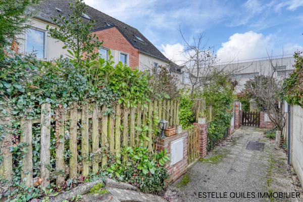 Versailles (78000) VERSAILLES CHANTIERS limite PORCHEFONTAINE Maison 168 m2 avec sous-sol aménagé, 1 emplacement de parking