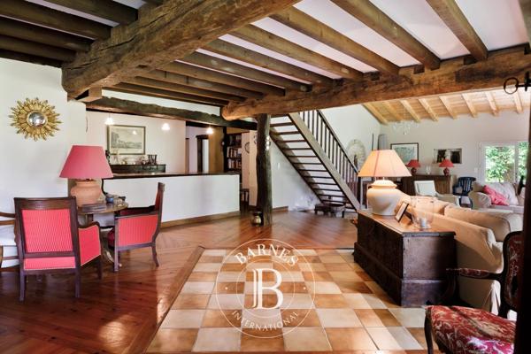 Saint-Martin-de-Seignanx, Maison 6 Chambres -  301 m² à vendre