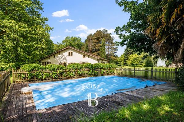 Saint-Martin-de-Seignanx, Maison 6 Chambres -  301 m² à vendre